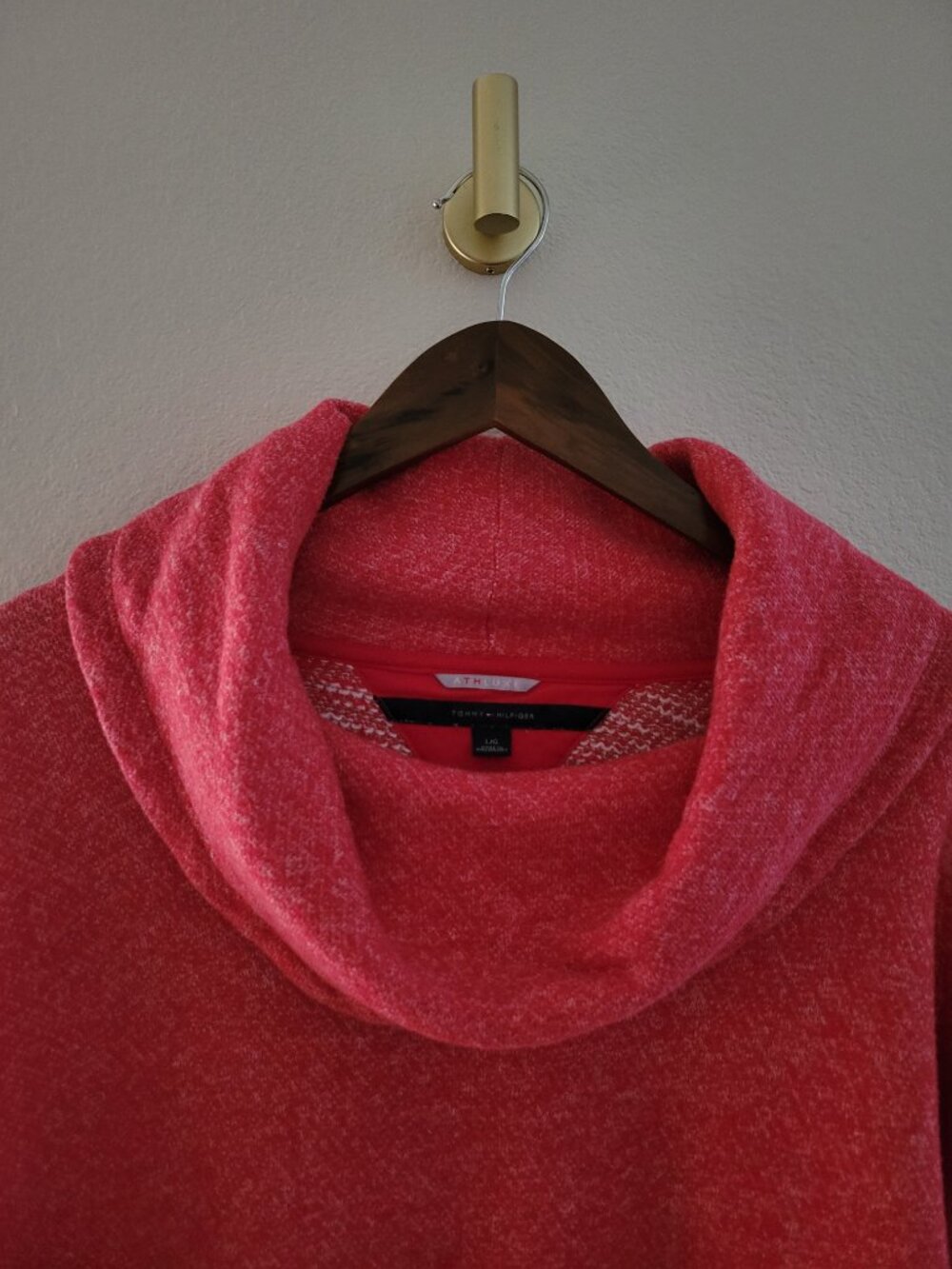 Tommy Hilfiger Athluxe Cowl Neck Fleece Sweater Large Red Pink Womens Cozycore - Picture 4 of 16